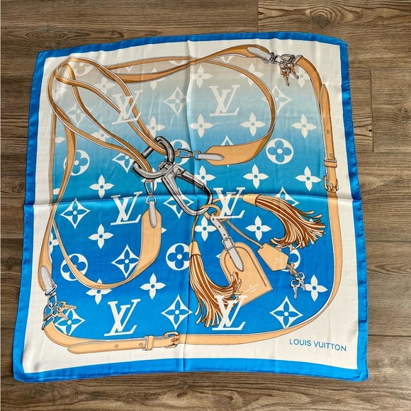 Accessories - 100% silk scarf 27/27 inches